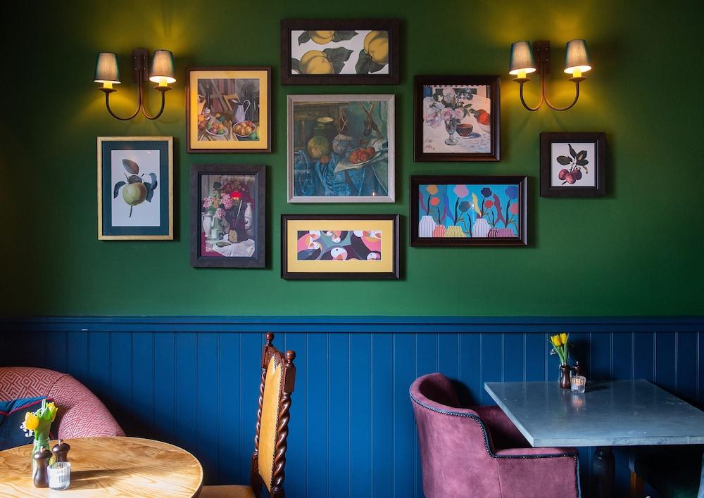 The Carnarvon Arms Hotel Нюбъри Екстериор снимка