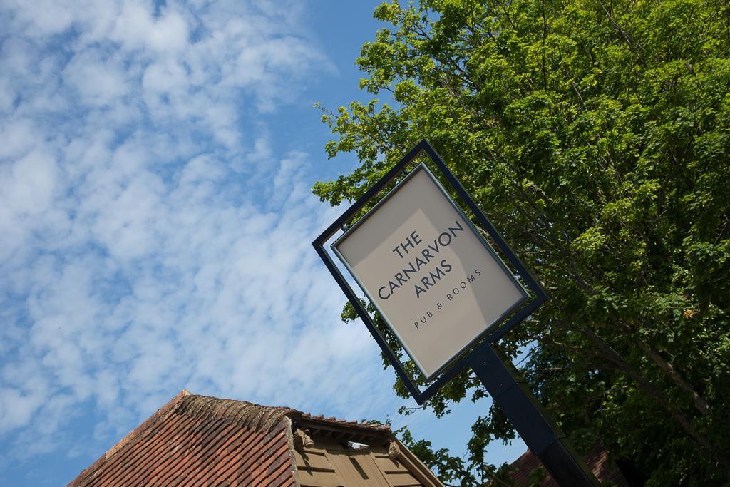 The Carnarvon Arms Hotel Нюбъри Екстериор снимка