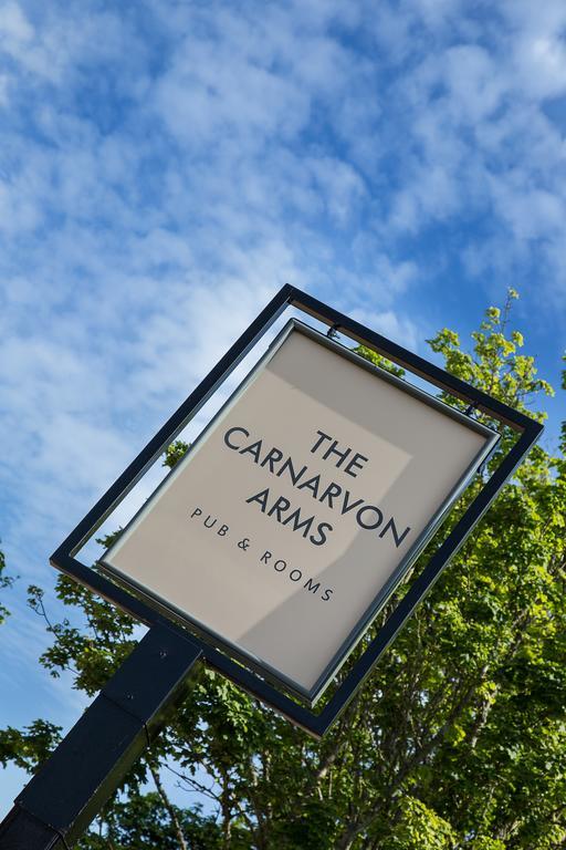 The Carnarvon Arms Hotel Нюбъри Екстериор снимка