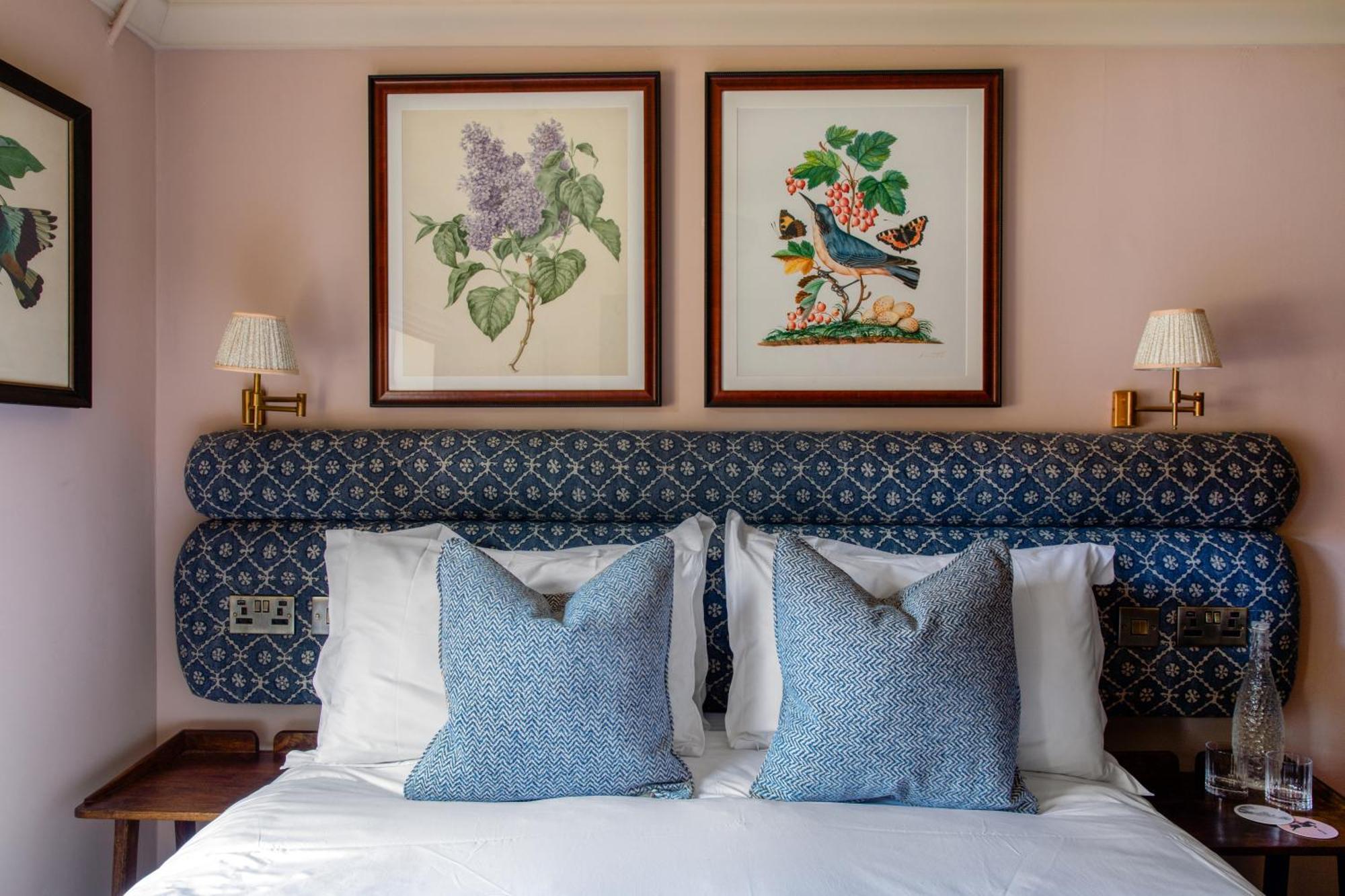 The Carnarvon Arms Hotel Нюбъри Екстериор снимка