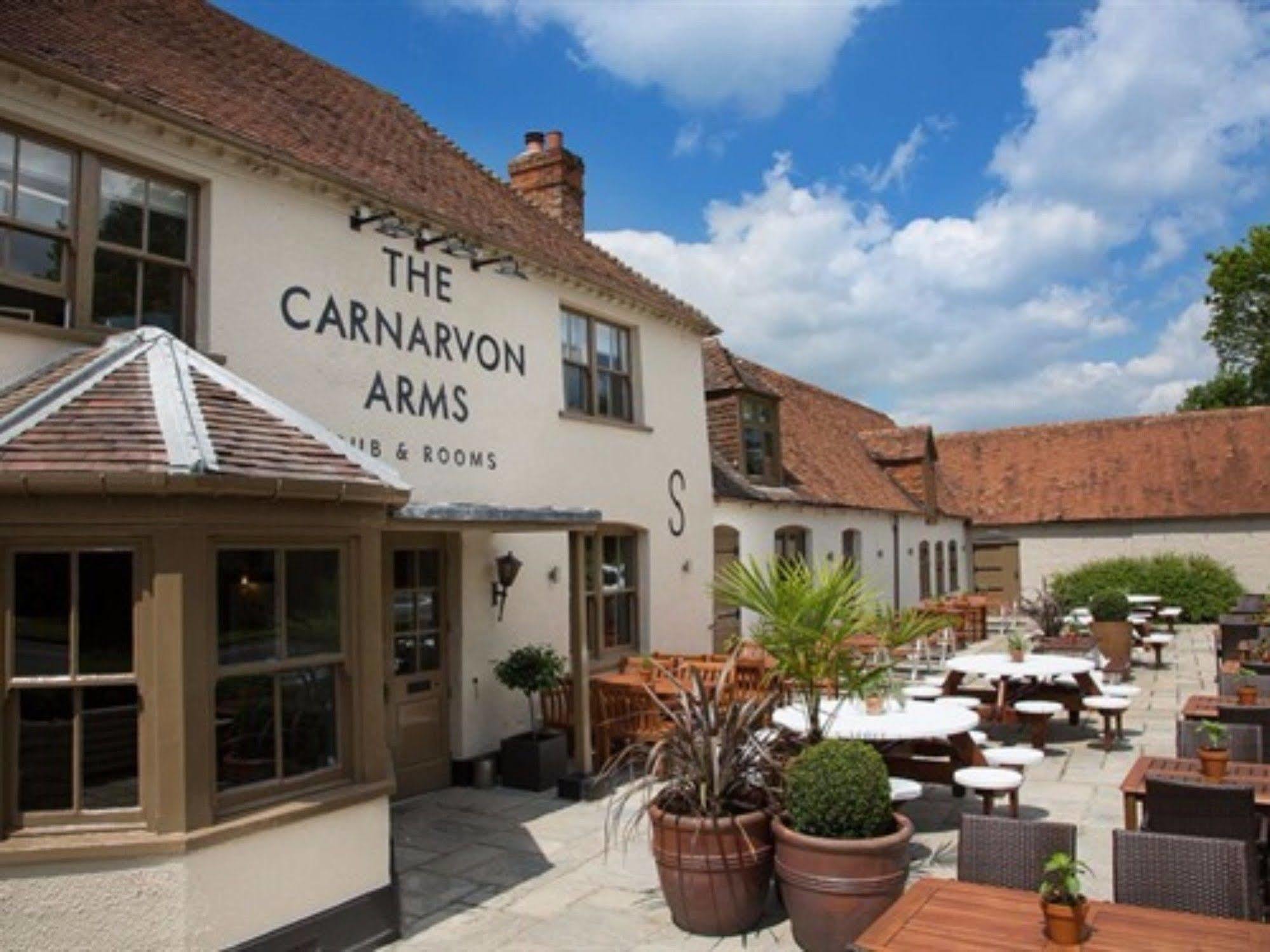 The Carnarvon Arms Hotel Нюбъри Екстериор снимка